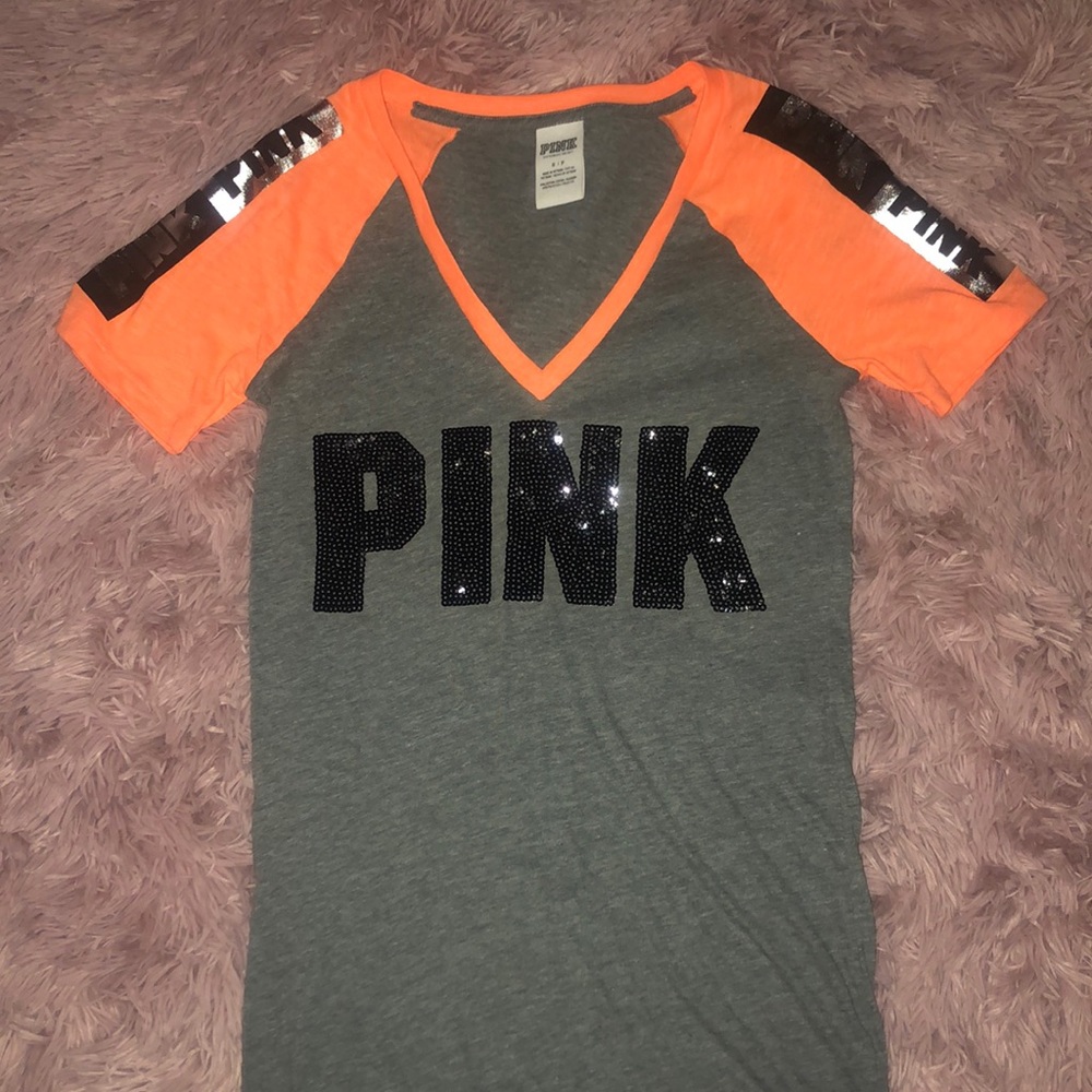 Grey PINK tee